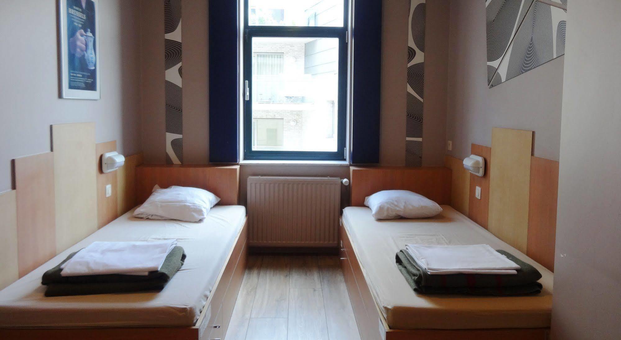 Sleep Well Youth Hostel Bruselas Exterior foto